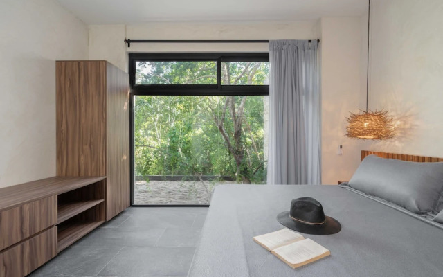Twelve O’Clock Luxury Villas