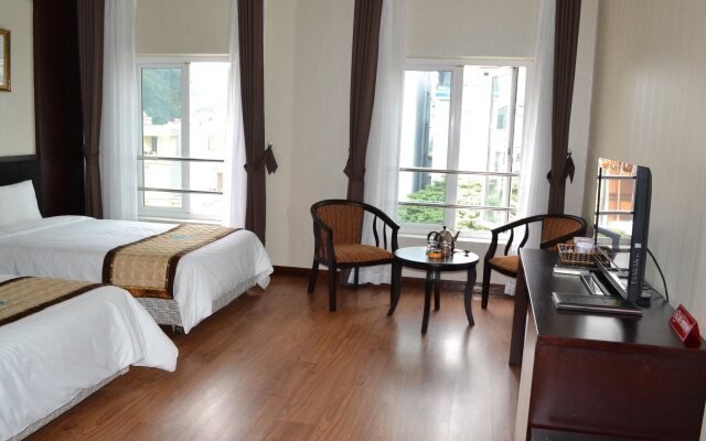 Nam Dat Hotel by D'Lecia Ha Long