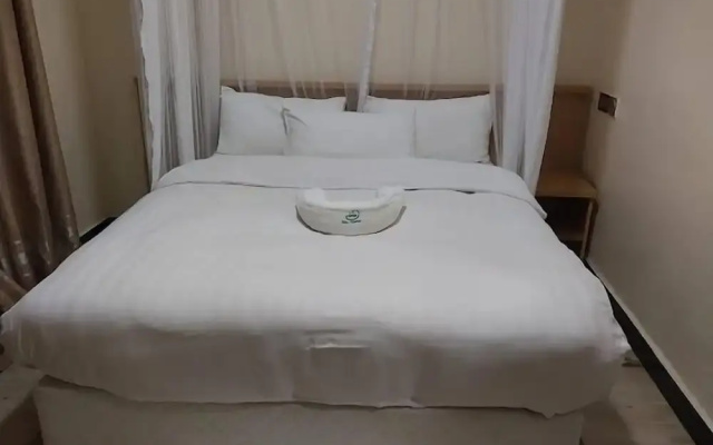 Hotel Discretion LTD