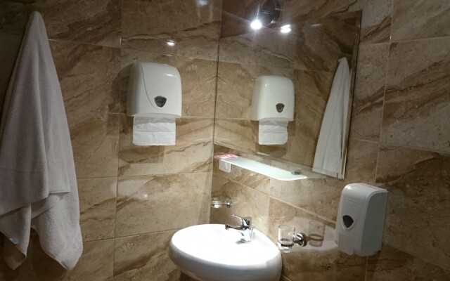 Hotel + Arte