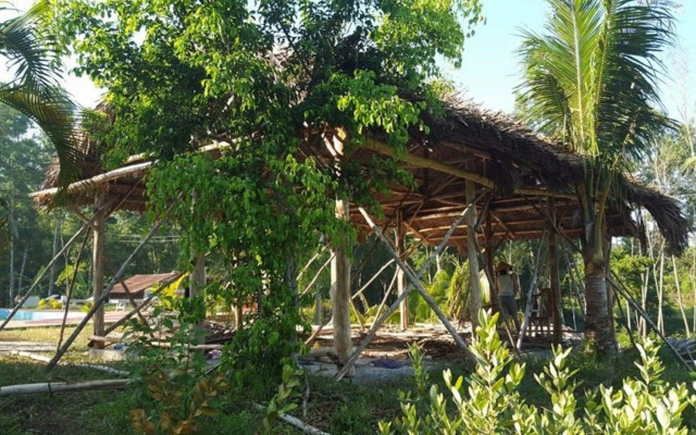 Thuyhouse Resort