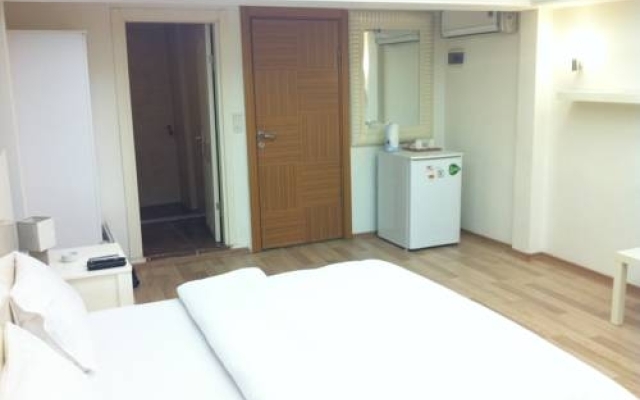 Gc Suites 1
