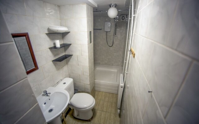 Beautiful 1-bed Basement Flat in Leeds
