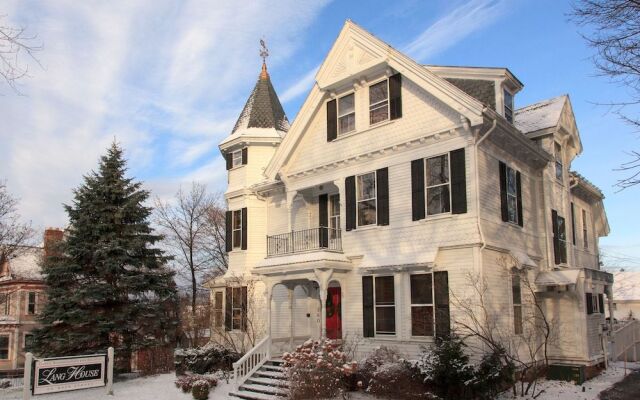 Lang House On Main Street