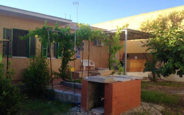 2 bedrooms villa at Spiaggiabella 50 m away from the beach with sea view and enclosed garden