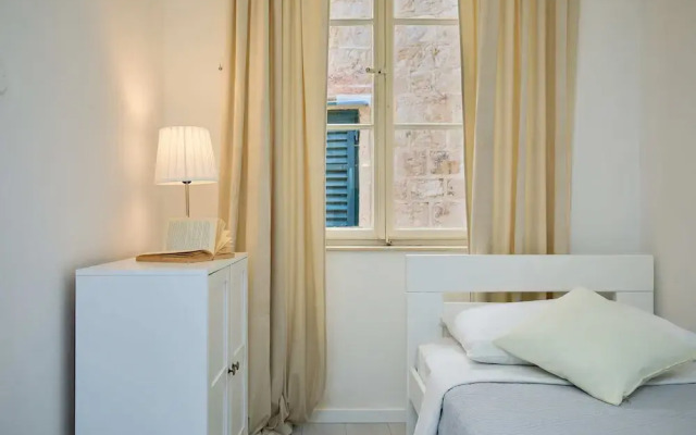 Hedera Estate, Hedera A22