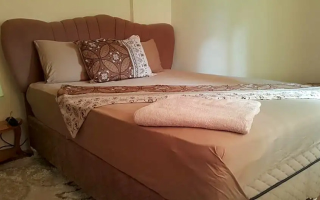 Private Rooms and Flats Apartments