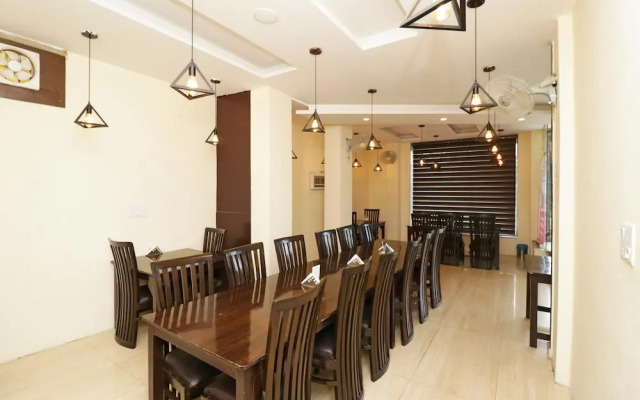 Hotel Mirage Residency