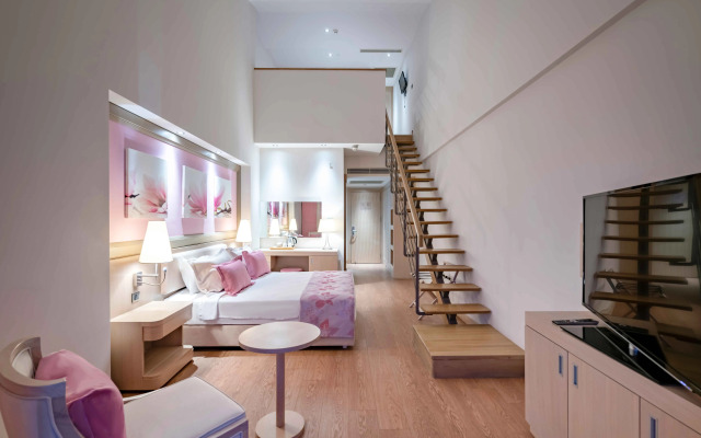 Royal Teos Thermal Resort Clinic & Spa - Halal Hotel