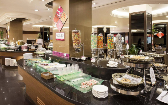 Hotel Riviera Yuseong