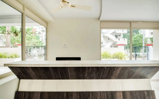 Stay Inn Luxury Service Apartments by OYO Rooms