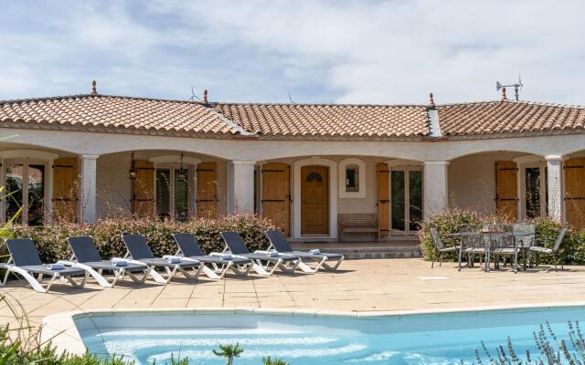 Luxury Villa Offering Privacy & Private Swimming Pool