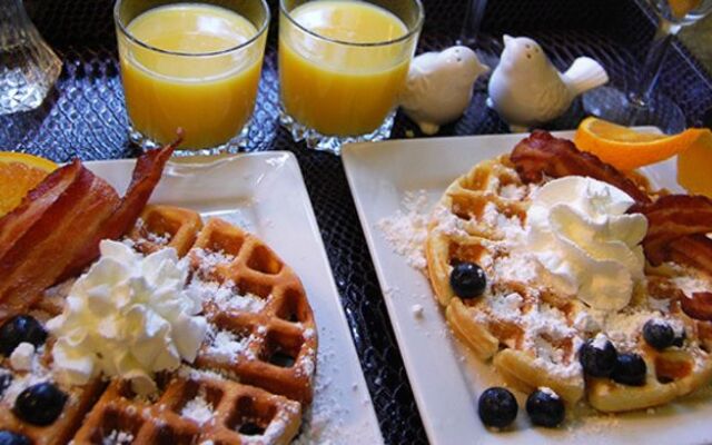 Rothschild-Pound House Inn