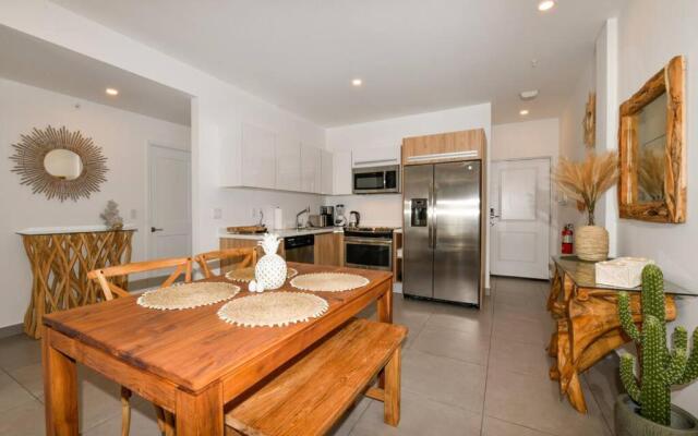 *NEW* 2Bd 2Bath APT with Ocean View, Pool, Gym