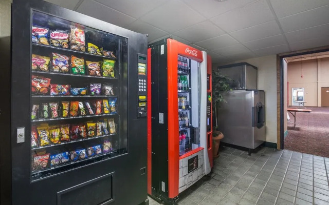 Badlands Inn & Suites