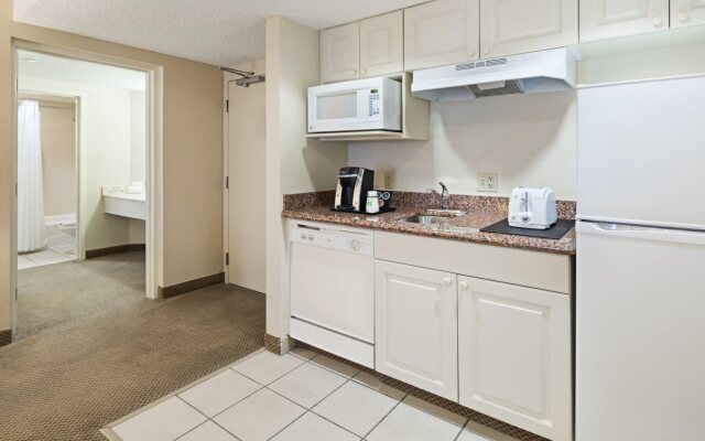 Holiday Inn & Suites Across From Universal Orlando by IHG