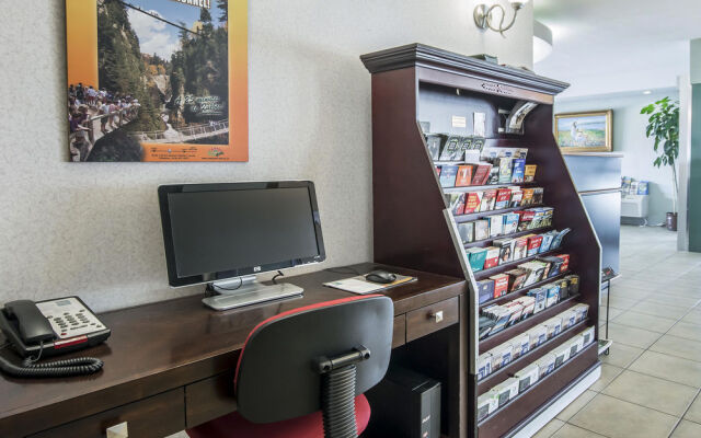 Syracuse Inn & Suites