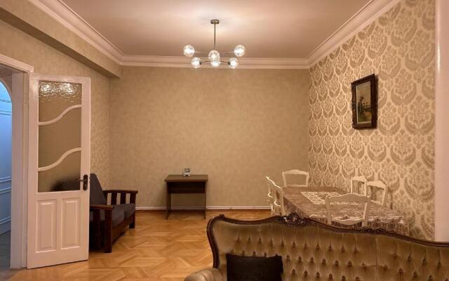 4 ROOM SUITE lN TBILISI CITY