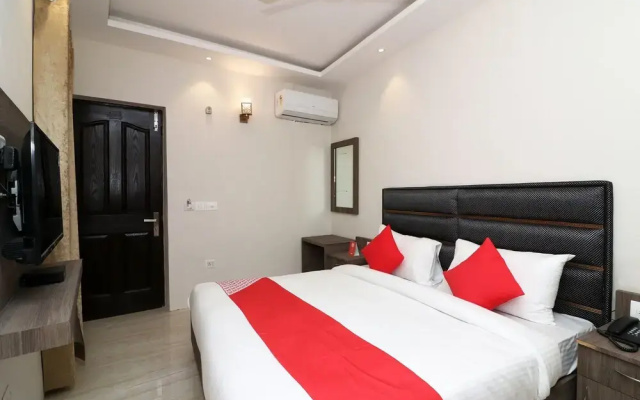 Oyo Flagship 28064 Sector 28 Rajendra Colony