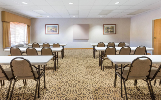 Wingate by Wyndham - Joliet