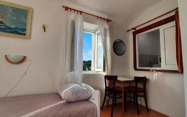 3 A beautiful apartment with a sea view