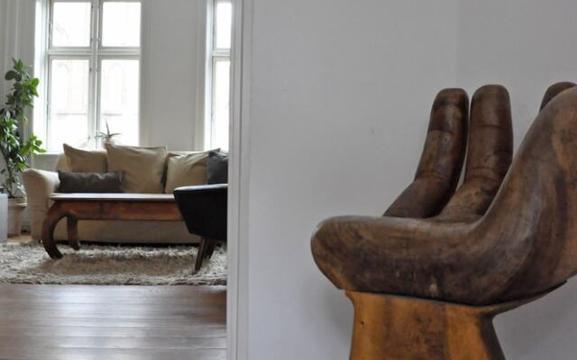 1 Bedroom Apartment near Tivoli 484 - 1