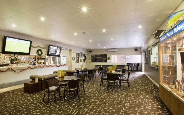 Parkway Hotel
