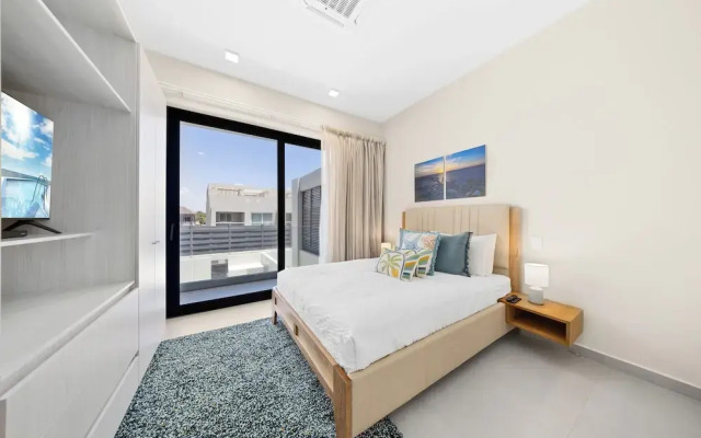 Catalina Residence Apt 3 - L.g. Smith Boulevard 546-j