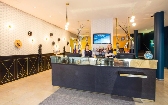 Gatsby Hotel & Restaurant by Happyculture