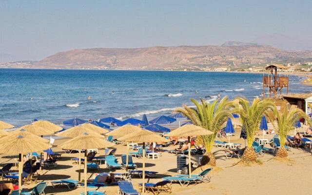Manolis Family Hotel
