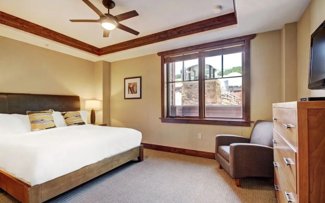 One Ski Hill Place S8211