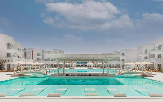Tanoak Hotel