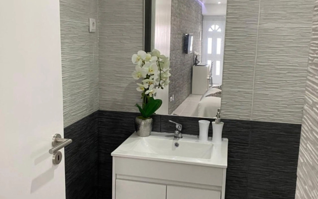 THE CEDAR TREE HOUSE Studio 48