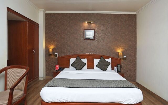 OYO 3499 Tekarees Inn