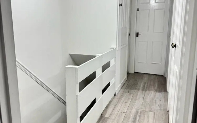 Charming London Apartment Retreat