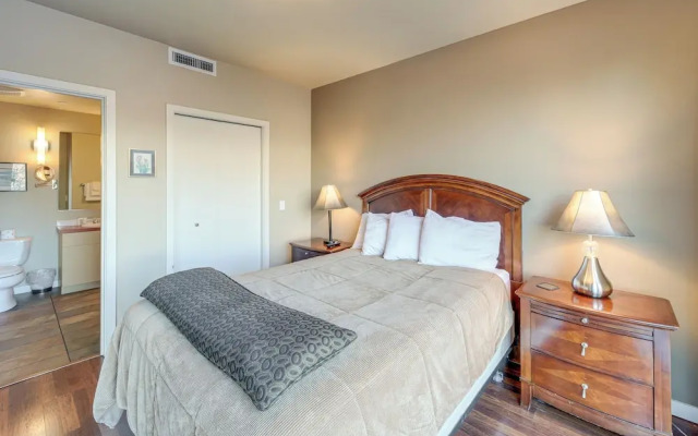 Resort Getaway on Lake Chelan: Pool + Beach Access