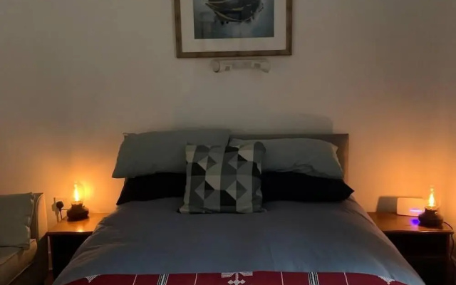 Cedarbank's - The Little Art House - dog Friendly