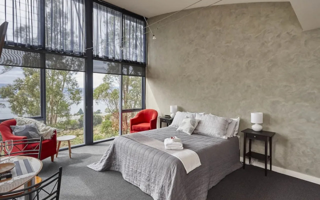 Rosevears Vineyard Retreat