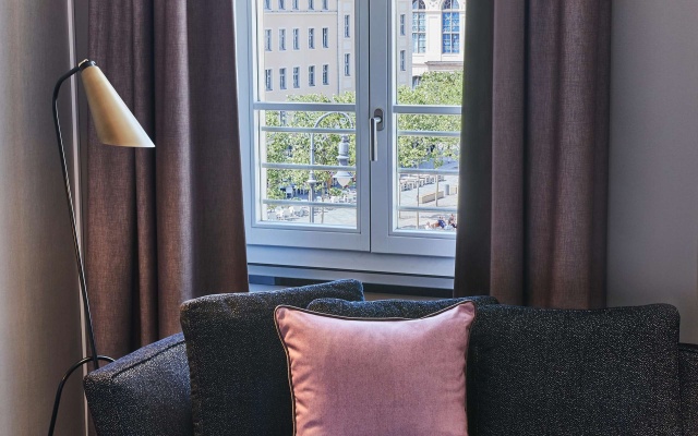 Deluxe Double room (full double bed)