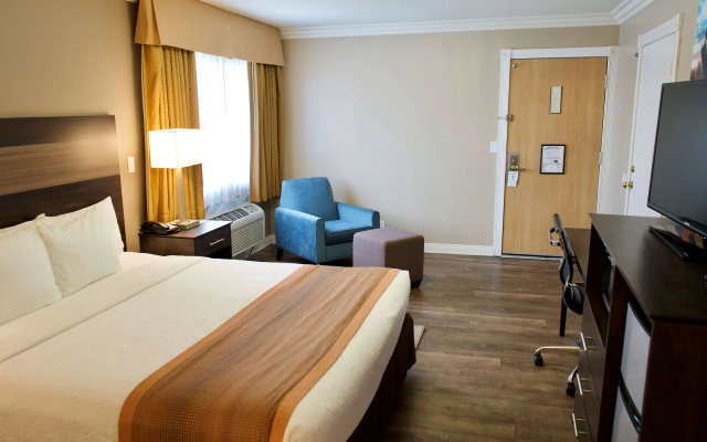 Best Western China Lake Inn