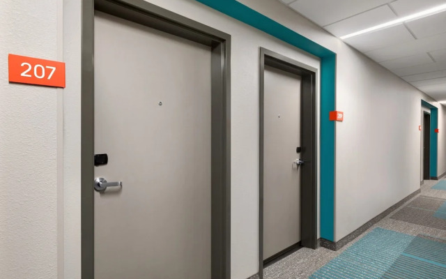 avid hotel Cedar Rapids South - Arpt Area by IHG