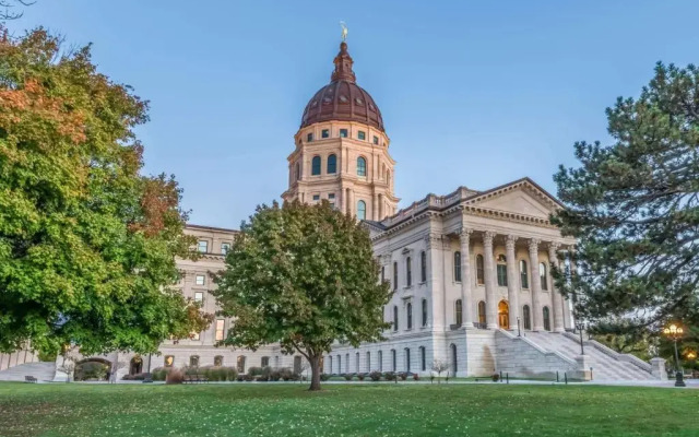 Super 8 Topeka/Wanamaker RD/I-70