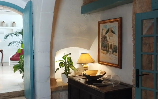 Cornucopia Hotel