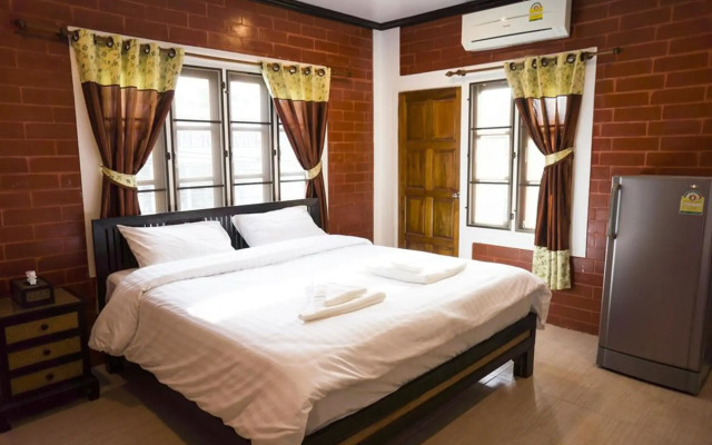 Summer Guesthouse & Hostel