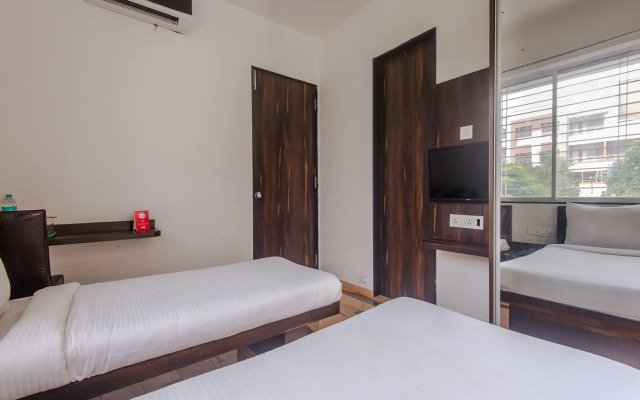 OYO 9738 Hotel House Khas Suites