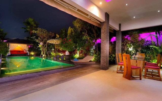 Elegant Private Villa, 3 BR, Seminyak With Staff
