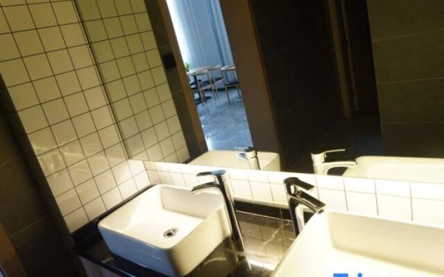 Yuefeng Boutique Hotel (Longyandong Station)