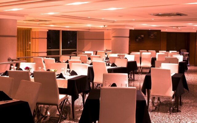 Le Zenith Hotel