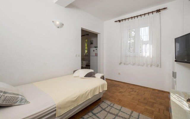 Beautiful Apartment in Stara Novalja With Wifi and 1 Bedrooms