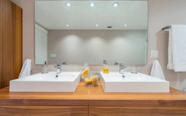 Roney Palace Condo Luxury Rentals